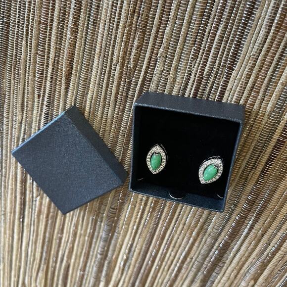 Green earrings with rhinestones new in the box - Picture 3 of 9